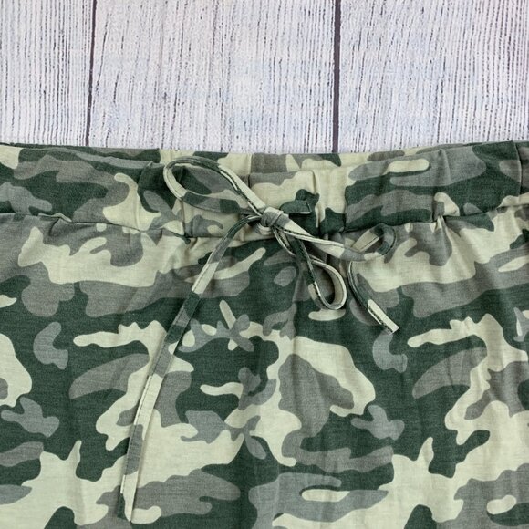 Tickled Teal Skirt sz XL Camo Camouflage Green Simple Pull on Knee Length 24" - Picture 2 of 9
